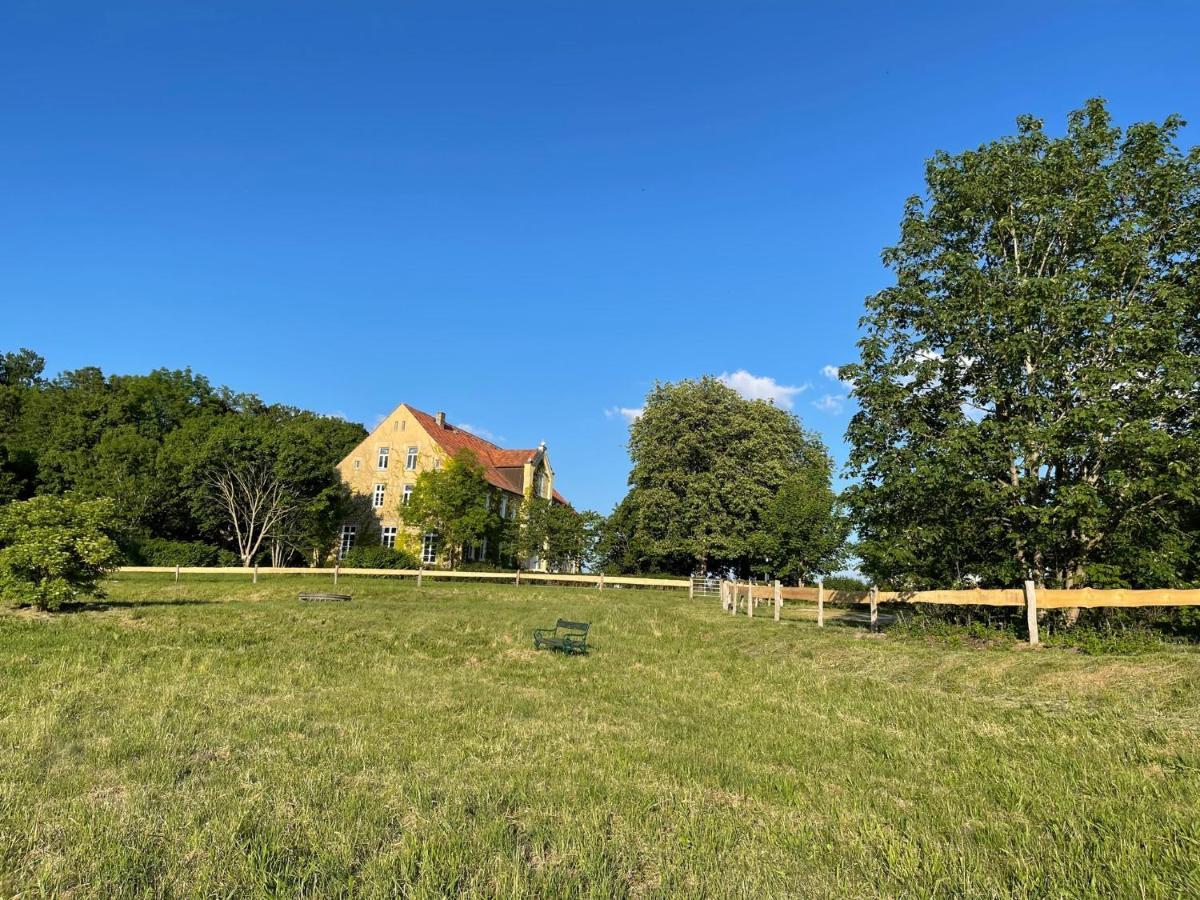 Naturnahes, Neu Moebl.Apartment, Hundefreundlich Neu Gaarz ภายนอก รูปภาพ